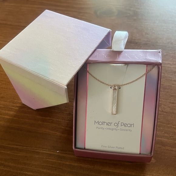 Stone Theory Fine Silver Plated Mother Of Pearl Necklace - Picture 3 of 6